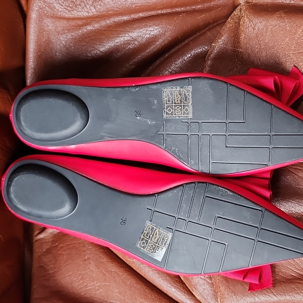 C Paravano Red Ballet Flats With bows. SZ.36. ( They R Red) Not Pink. - Picture 4 of 8